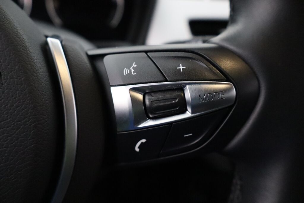 BMW X1 2020 F48 xDrive25e A Business M Sport / LEDit / Nahkaverhoilu / Urheiluistuimet / Navi / Sähköluukku - RAHOITUS TÄHÄN AUTOON VAIN 2.99% - 