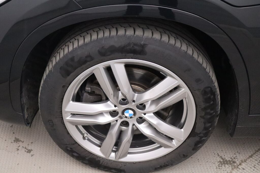 BMW X1 2020 F48 xDrive25e A Business M Sport / LEDit / Nahkaverhoilu / Urheiluistuimet / Navi / Sähköluukku - RAHOITUS TÄHÄN AUTOON VAIN 2.99% - 