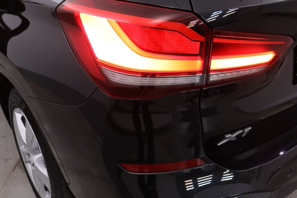 BMW X1 2020 F48 xDrive25e A Business M Sport / LEDit / Nahkaverhoilu / Urheiluistuimet / Navi / Sähköluukku - RAHOITUS TÄHÄN AUTOON VAIN 2.99% - 
