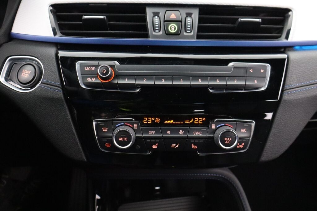 BMW X1 2020 F48 xDrive25e A Business M Sport / LEDit / Nahkaverhoilu / Urheiluistuimet / Navi / Sähköluukku - RAHOITUS TÄHÄN AUTOON VAIN 2.99% - 