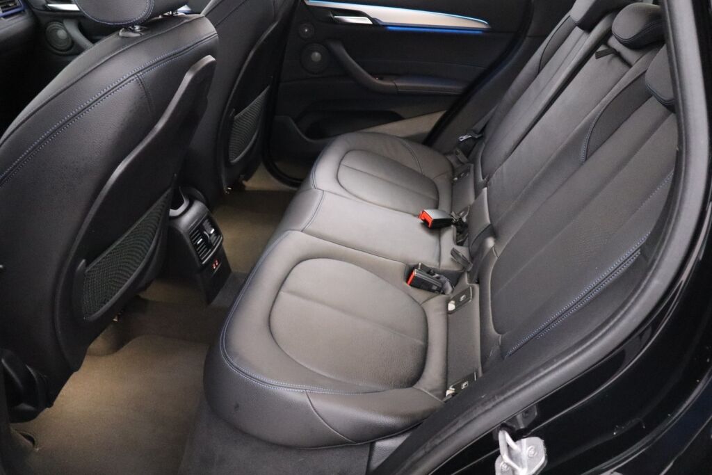 BMW X1 2020 F48 xDrive25e A Business M Sport / LEDit / Nahkaverhoilu / Urheiluistuimet / Navi / Sähköluukku - RAHOITUS TÄHÄN AUTOON VAIN 2.99% - 
