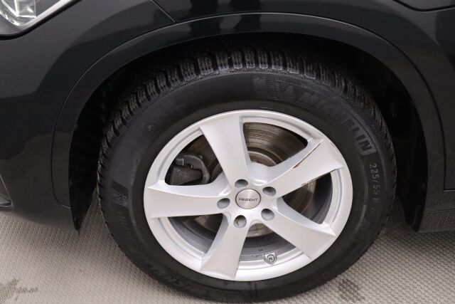 BMW X1 2020 F48 xDrive25e A Business M Sport / LEDit / Nahkaverhoilu / Urheiluistuimet / Navi / Sähköluukku - RAHOITUS TÄHÄN AUTOON VAIN 2.99% - 