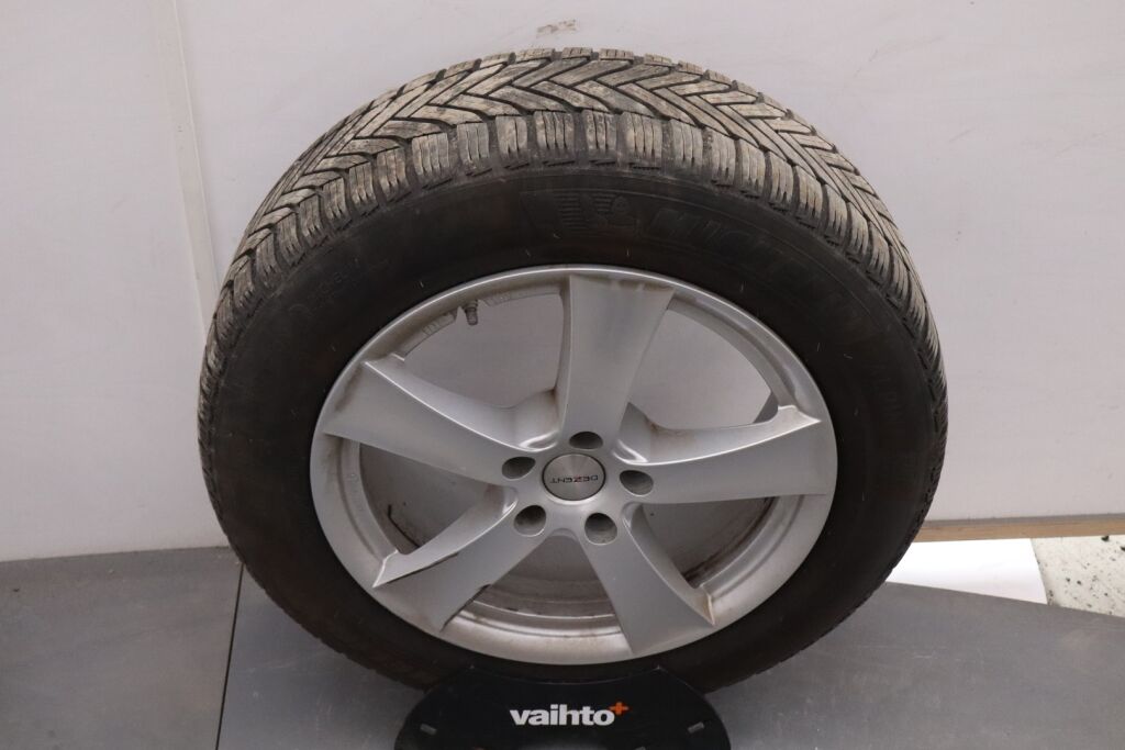 BMW X1 2020 F48 xDrive25e A Business M Sport / LEDit / Nahkaverhoilu / Urheiluistuimet / Navi / Sähköluukku - RAHOITUS TÄHÄN AUTOON VAIN 2.99% - 