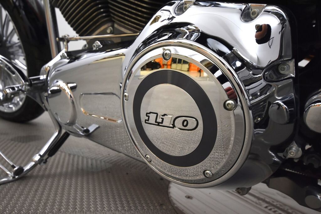 Harley-Davidson CVO 2013 Hieno Breakout Black Diamond ensimmäiseltä omistajalta / Screamin' Eagle / Vance & Hines / 21" Etuvanne / Hälytin /