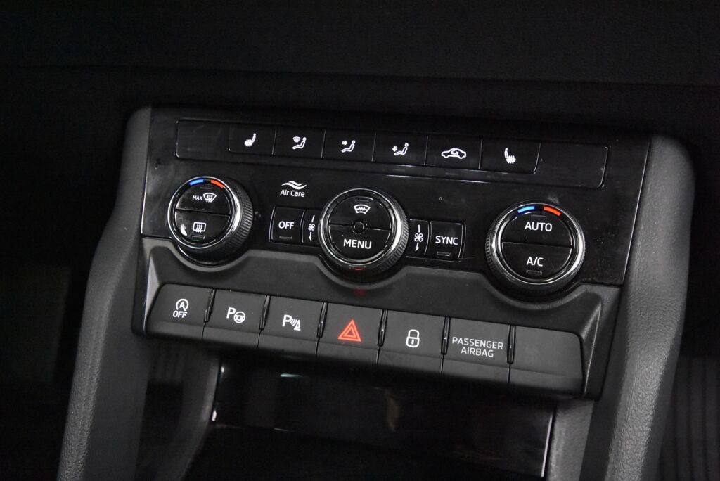 Skoda Karoq 2019 1,5 TSI Style DSG Autom. / Adapt. vakkari / Keyless / Suomiauto