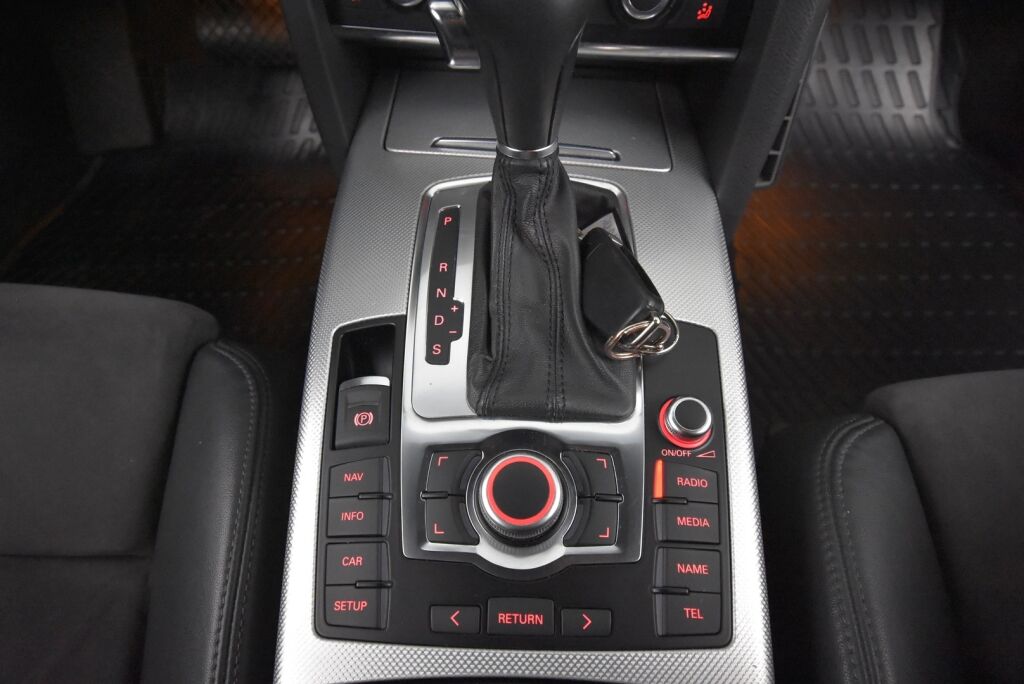 Audi A6 2011 Avant S line Business 2,7 V6 TDI Quattro 30v tipronic / 1-Omisteinen Suomi-auto / Lohkolämmitin+sisäpistoke / Huoltokirja