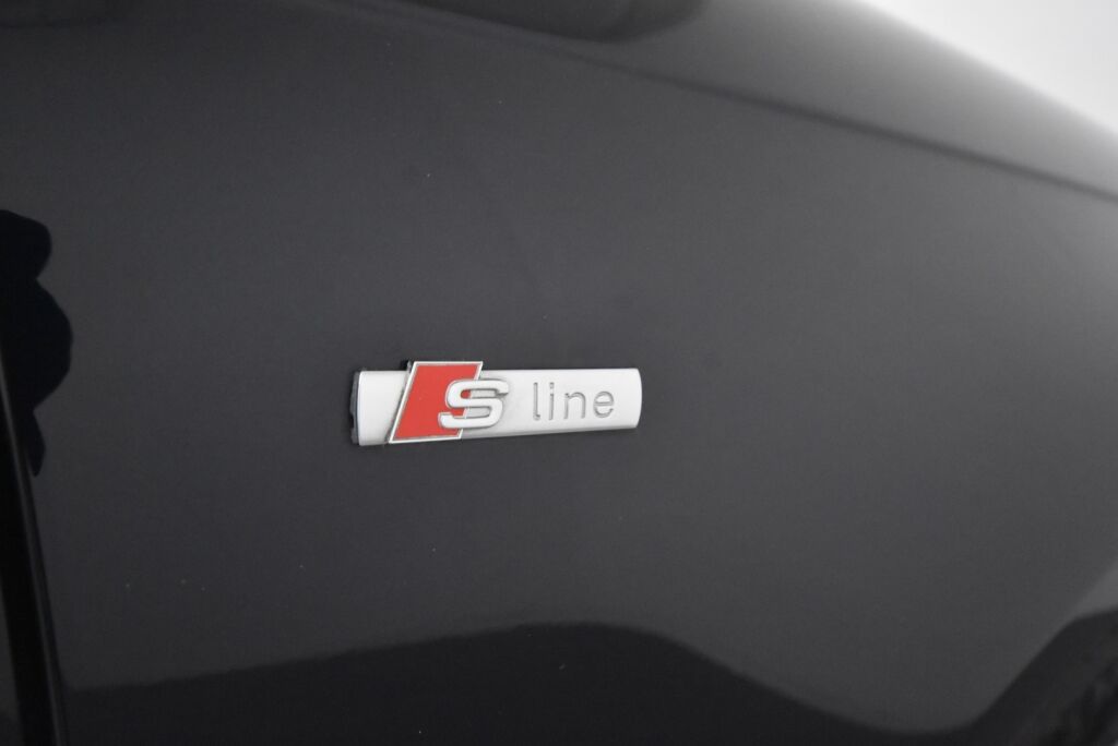 Audi A6 2011 Avant S line Business 2,7 V6 TDI (DPF) quattro 30v tipronic / 1-Omisteinen Suomi-auto / Lohkolämmitin+sisäpistoke / Huoltokirja