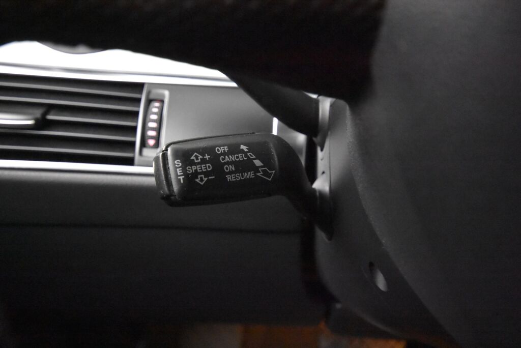 Audi A6 2011 Avant S line Business 2,7 V6 TDI (DPF) quattro 30v tipronic / 1-Omisteinen Suomi-auto / Lohkolämmitin+sisäpistoke / Huoltokirja
