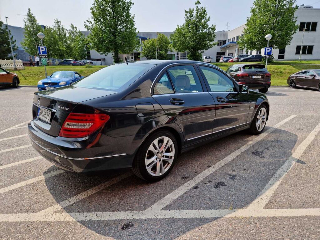 Mercedes-Benz C 2011 250 CDI BE 4Matic A Premium Business / 1 omistaja / Merkkihuolto historia / ILS / Nahkasisusta / Navi / Kaistavahti