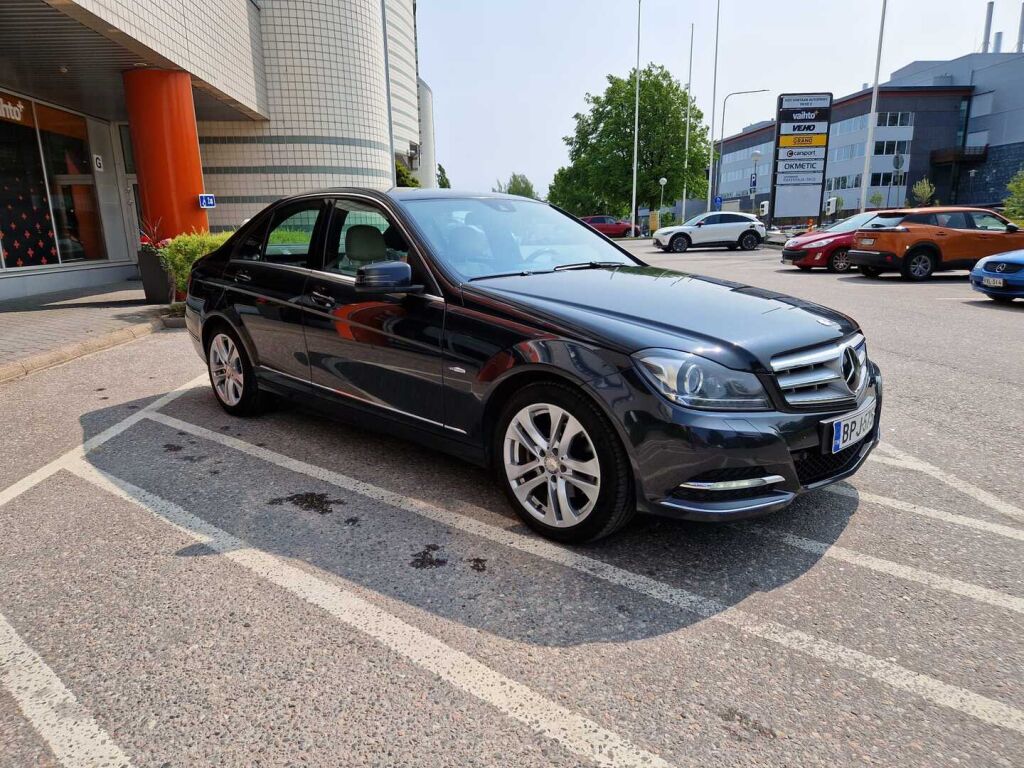 Mercedes-Benz C 2011 250 CDI BE 4Matic A Premium Business / 1 omistaja / Merkkihuolto historia / ILS / Nahkasisusta / Navi / Kaistavahti