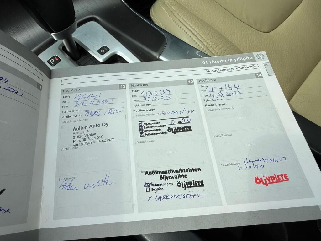 Volvo S60 2011 D3 Summum S/S aut / Blis / Adapt. vakkari / Nahkaverhoilu / Kuljettajan istuin muistilla