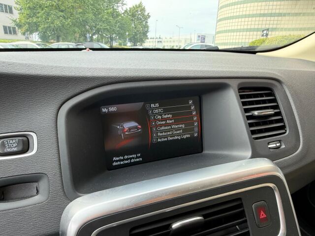 Volvo S60 2011 D3 Summum S/S aut / Blis / Adapt. vakkari / Nahkaverhoilu / Kuljettajan istuin muistilla