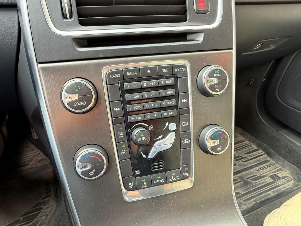 Volvo S60 2011 D3 Summum S/S aut / Blis / Adapt. vakkari / Nahkaverhoilu / Kuljettajan istuin muistilla