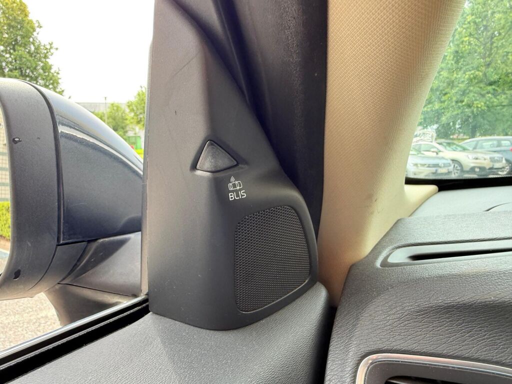 Volvo S60 2011 D3 Summum S/S aut / Blis / Adapt. vakkari / Nahkaverhoilu / Kuljettajan istuin muistilla
