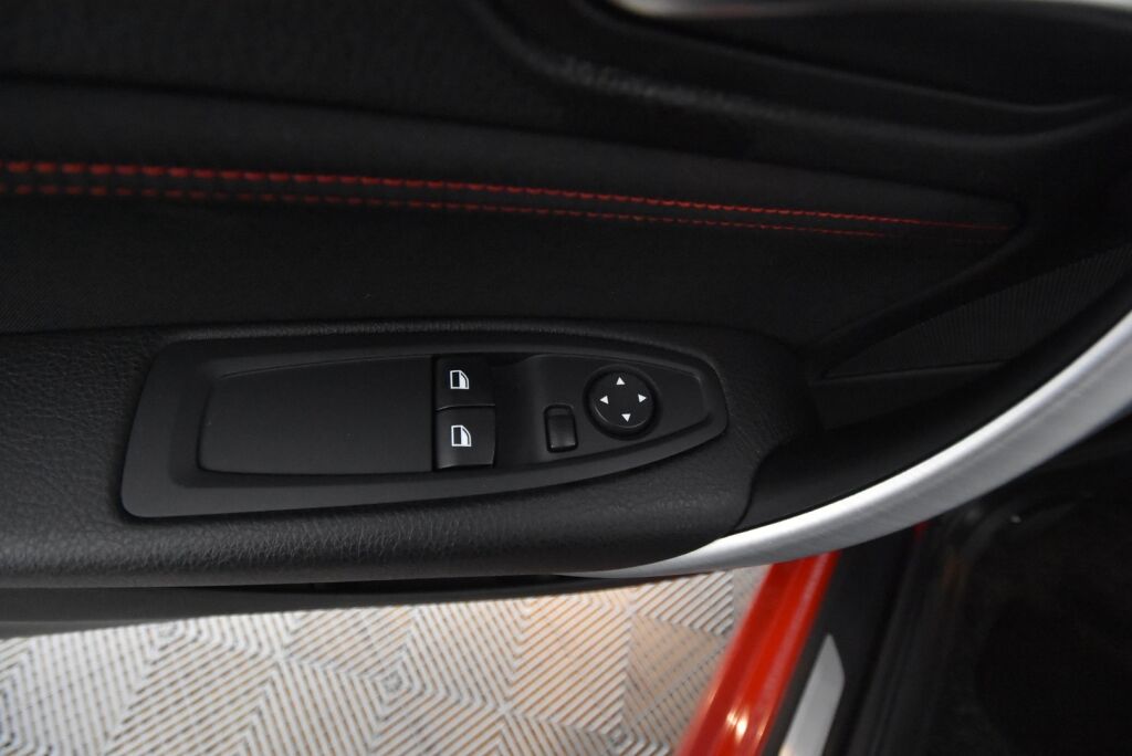 BMW 220 2015 F22 Coupe 220i Business Sport / Sport penkit/ Xenonit / Tutkat