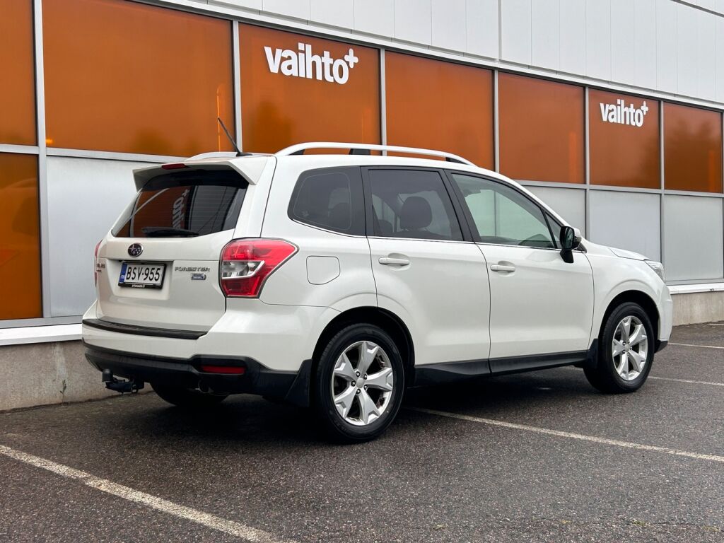 Subaru Forester 2015 2,0 XS TD CVT / 2-om. Suomiauto / Peruutuskamera / Webasto / Vetokoukku