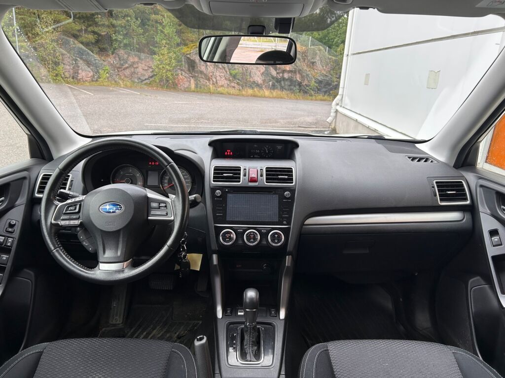 Subaru Forester 2015 2,0 XS TD CVT / 2-om. Suomiauto / Peruutuskamera / Webasto / Vetokoukku