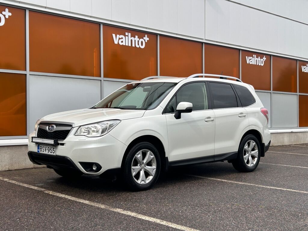 Subaru Forester 2015 2,0 XS TD CVT / 2-om. Suomiauto / Peruutuskamera / Webasto / Vetokoukku