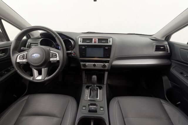 Subaru Outback 2015 2,5i Ridge CVT / Adapt.Vakkari / Suomiauto / Kaistavahti / Lohko+Sp / P.Kamera