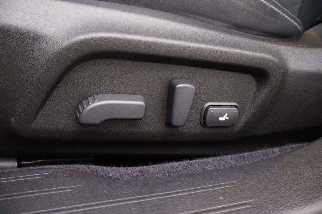 Subaru Outback 2015 2,5i Ridge CVT / Adapt.Vakkari / Suomiauto / Kaistavahti / Lohko+Sp / P.Kamera