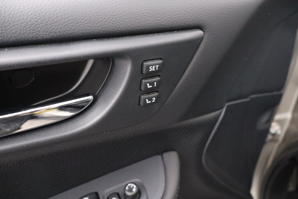 Subaru Outback 2015 2,5i Ridge CVT / Adapt.Vakkari / Suomiauto / Kaistavahti / Lohko+Sp / P.Kamera