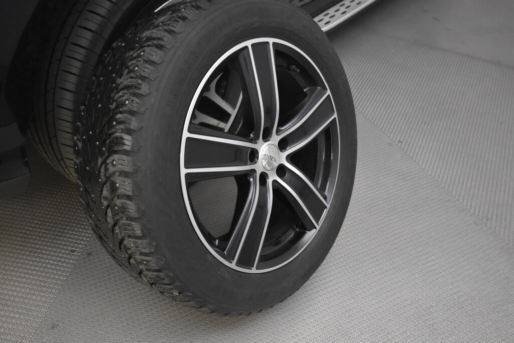Mercedes-Benz GLE 2016 350 d 4Matic AMG / Webasto / Koukku / Kamera / Navi / Nahkasisusta /  Led valot