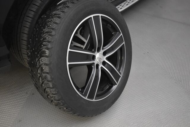 Mercedes-Benz GLE 2016 350 d 4Matic AMG / Webasto / Koukku / Kamera / Navi / Nahkasisusta /  Led valot