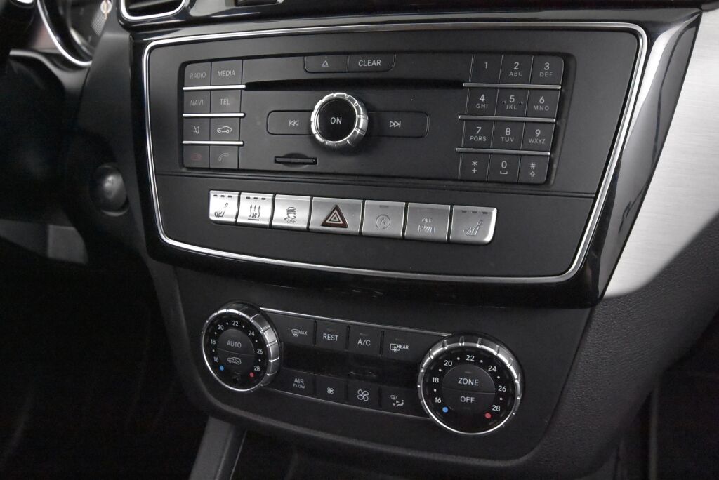 Mercedes-Benz GLE 2016 350 d 4Matic AMG / Webasto / Koukku / Kamera / Navi / Nahkasisusta /  Led valot