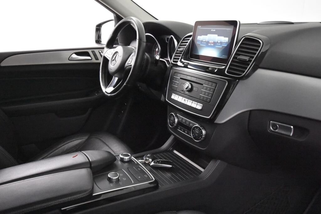 Mercedes-Benz GLE 2016 350 d 4Matic AMG / Webasto / Koukku / Kamera / Navi / Nahkasisusta /  Led valot