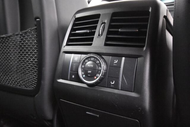 Mercedes-Benz GLE 2016 350 d 4Matic AMG / Webasto / Koukku / Kamera / Navi / Nahkasisusta /  Led valot