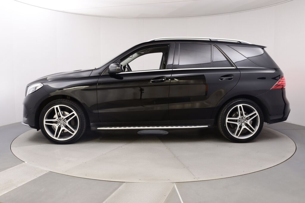 Mercedes-Benz GLE 2016 350 d 4Matic AMG / Webasto / Koukku / Kamera / Navi / Nahkasisusta /  Led valot