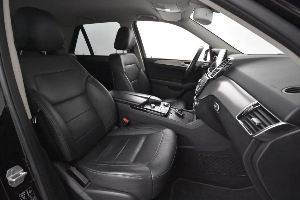 Mercedes-Benz GLE 2016 350 d 4Matic AMG / Webasto / Koukku / Kamera / Navi / Nahkasisusta /  Led valot