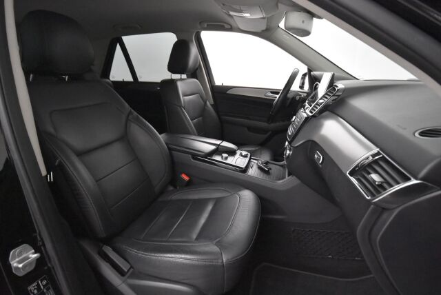 Mercedes-Benz GLE 2016 350 d 4Matic AMG / Webasto / Koukku / Kamera / Navi / Nahkasisusta /  Led valot