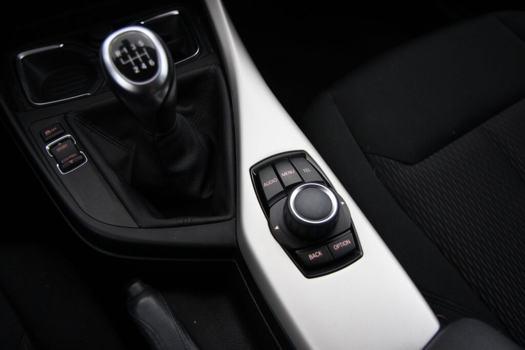 BMW 116 2015 F20 Hatchback 116d ED Business / Aut. ilmastointi / Kahdet renkaat / Huoltokirja / - RAHOITUS TÄHÄN AUTOON VAIN 3.99% - 