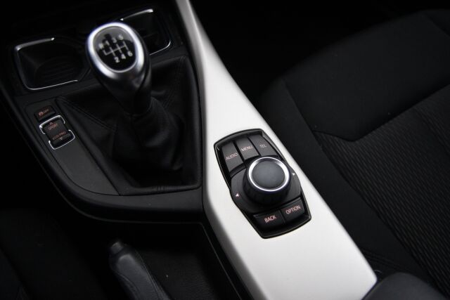 BMW 116 2015 F20 Hatchback 116d ED Business / Aut. ilmastointi / Kahdet renkaat / Huoltokirja / - RAHOITUS TÄHÄN AUTOON VAIN 3.99% - 