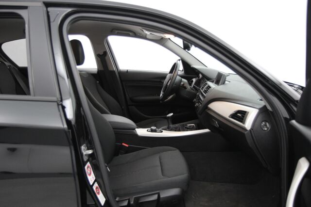 BMW 116 2015 F20 Hatchback 116d ED Business / Aut. ilmastointi / Kahdet renkaat / Huoltokirja / - RAHOITUS TÄHÄN AUTOON VAIN 3.99% - 
