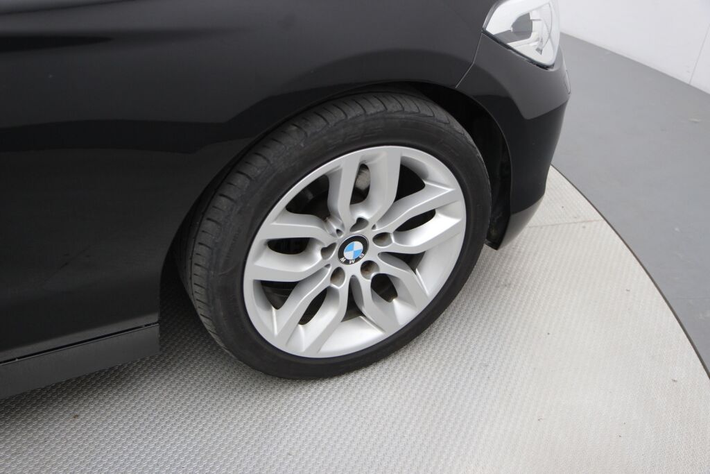 BMW 116 2015 F20 Hatchback 116d ED Business / Aut. ilmastointi / Kahdet renkaat / Huoltokirja / - RAHOITUS TÄHÄN AUTOON VAIN 3.99% - 