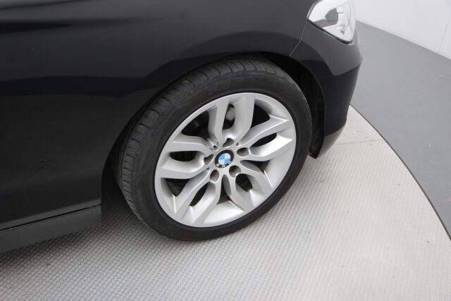 BMW 116 2015 F20 Hatchback 116d ED Business / Aut. ilmastointi / Kahdet renkaat / Huoltokirja / - RAHOITUS TÄHÄN AUTOON VAIN 3.99% - 