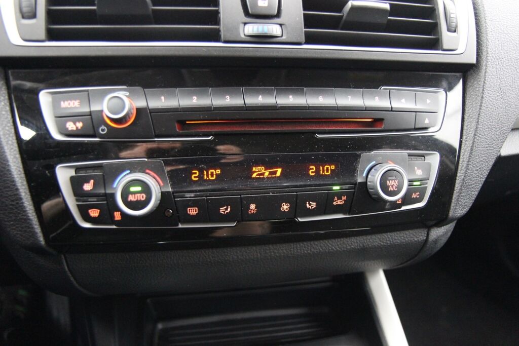 BMW 116 2015 F20 Hatchback 116d ED Business / Aut. ilmastointi / Kahdet renkaat / Huoltokirja / - RAHOITUS TÄHÄN AUTOON VAIN 3.99% - 