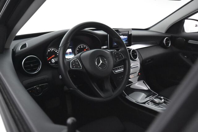 Mercedes-Benz C 2017 200 Edition 4MATIC / Led-ajovalot / IHC+ / 2-Omisteinen / Suomi-auto