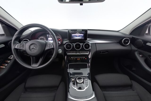 Mercedes-Benz C 2017 200 Edition 4MATIC / Led-ajovalot / IHC+ / 2-Omisteinen / Suomi-auto