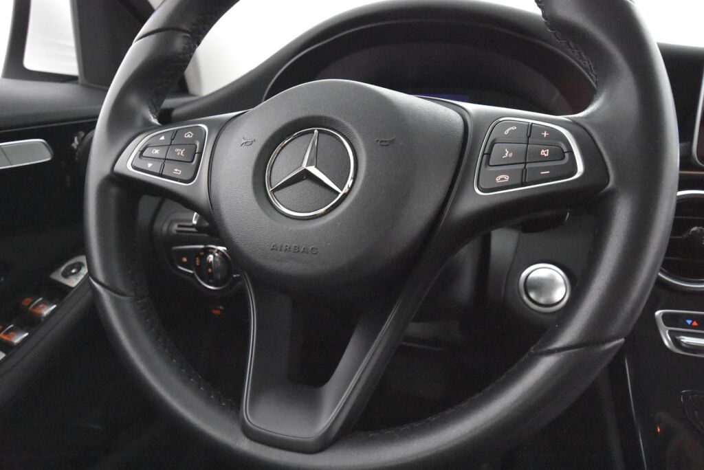 Mercedes-Benz C 2017 200 Edition 4MATIC / Led-ajovalot / IHC+ / 2-Omisteinen / Suomi-auto