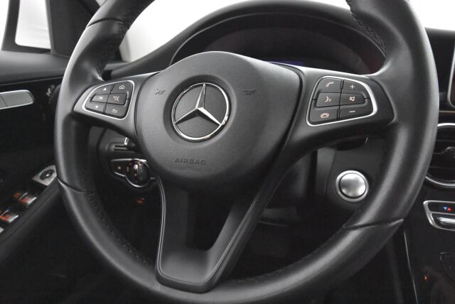 Mercedes-Benz C 2017 200 Edition 4MATIC / Led-ajovalot / IHC+ / 2-Omisteinen / Suomi-auto