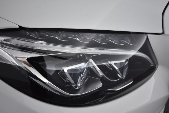 Mercedes-Benz C 2017 200 Edition 4MATIC / Led-ajovalot / IHC+ / 2-Omisteinen / Suomi-auto
