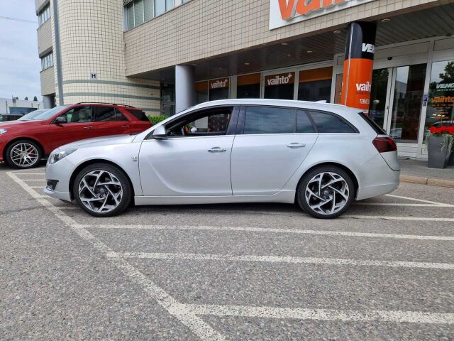 Opel Insignia 2017 Sports Tourer Sport 2,0 CDTI 4x4 125kW AT6 / Navi / Koukku / Nahkasisusta / Mustipenkki / Acc