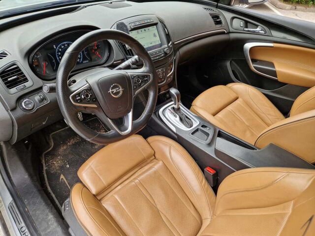 Opel Insignia 2017 Sports Tourer Sport 2,0 CDTI 4x4 125kW AT6 / Navi / Koukku / Nahkasisusta / Mustipenkki / Acc