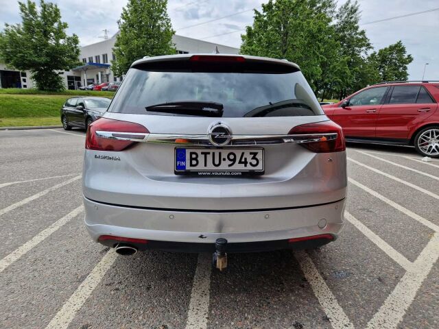 Opel Insignia 2017 Sports Tourer Sport 2,0 CDTI 4x4 125kW AT6 / Navi / Koukku / Nahkasisusta / Mustipenkki / Acc