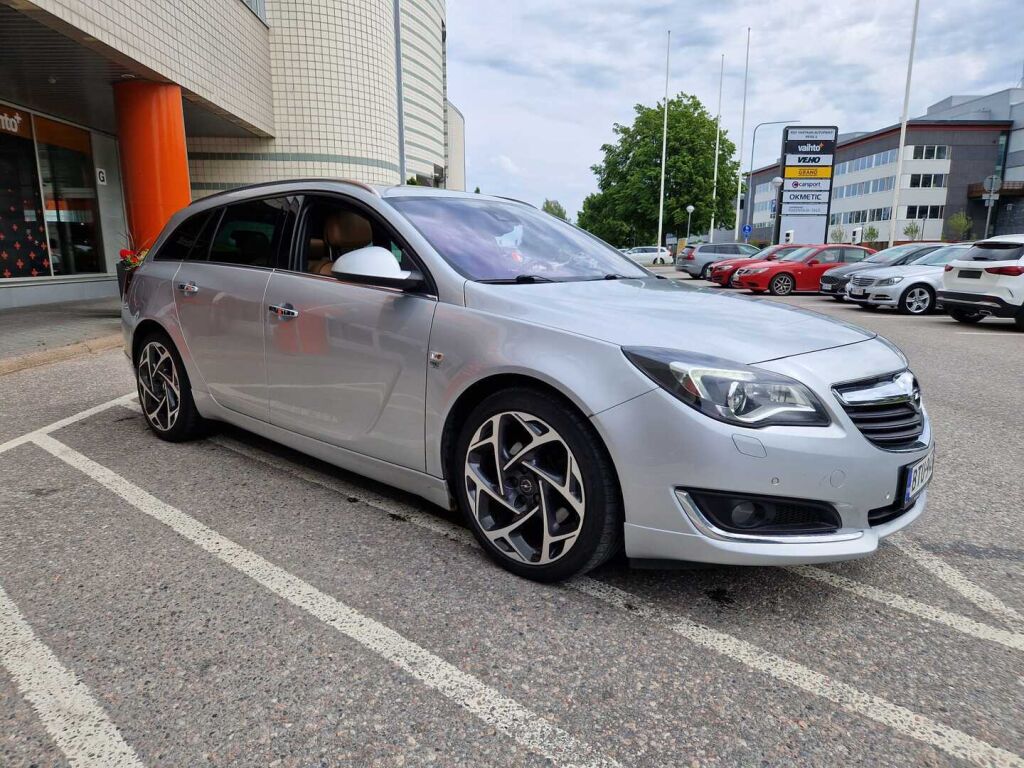Opel Insignia 2017 Sports Tourer Sport 2,0 CDTI 4x4 125kW AT6 / Navi / Koukku / Nahkasisusta / Mustipenkki / Acc