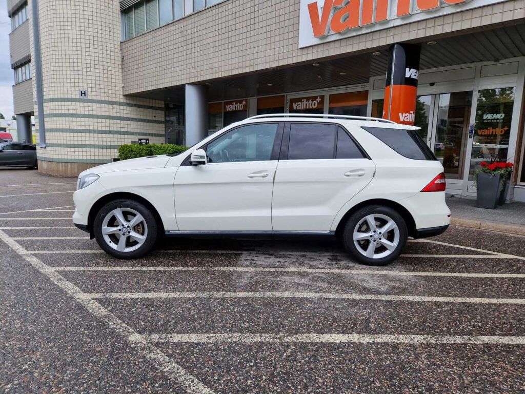 Mercedes-Benz ML 2013 250 BlueTec 4Matic Premium Business / Navigointi / Vetokoukku / Pysäköintitutkat / Muistipenkit