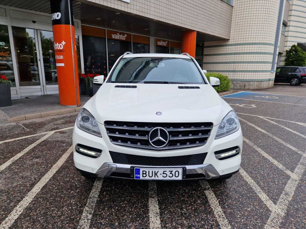 Mercedes-Benz ML 2013 250 BlueTec 4Matic Premium Business / Navigointi / Vetokoukku / Pysäköintitutkat / Muistipenkit